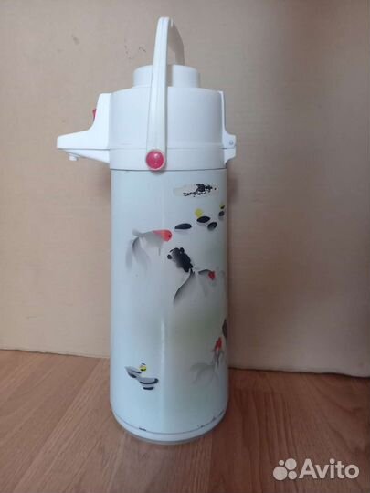 Термос с помпой 2,2 л