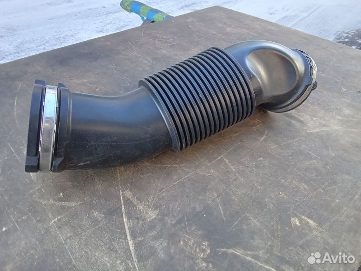 Патрубок воздушного фильтра Jaguar Land Rover