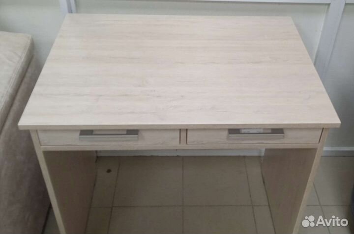 Столик для ноутбука