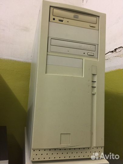 2 классических корпуса InWin формата ATX