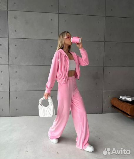 Спортивный костюм женский