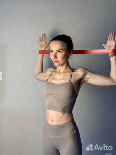 Инструктор: йога, гимнастика, растяжка