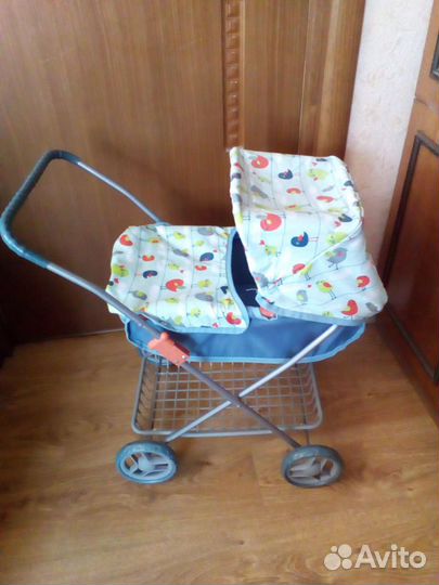 Новая коляска для кукол