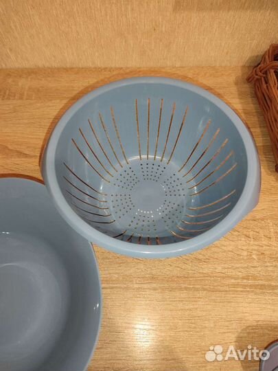 Набор для кухни новый дуршлаг, миска, лопатки