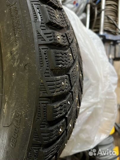 Michelin X-Ice North 4 235/45 R18 98