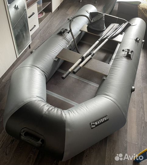 Лодка с мотором