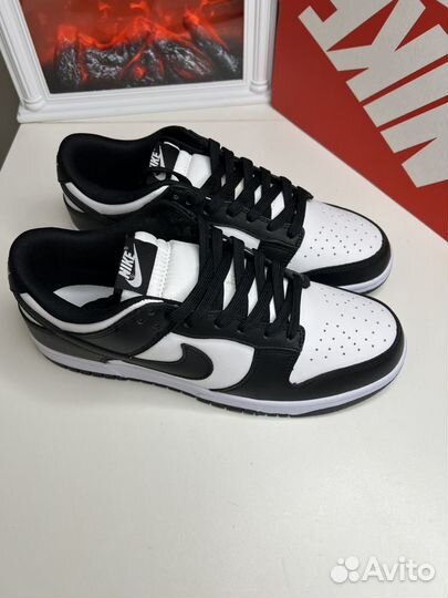 Nike dunk low panda 43