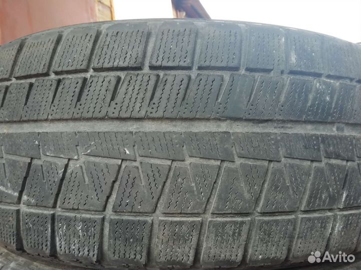 Bridgestone Blizzak Revo GZ 215/65 R16 98S