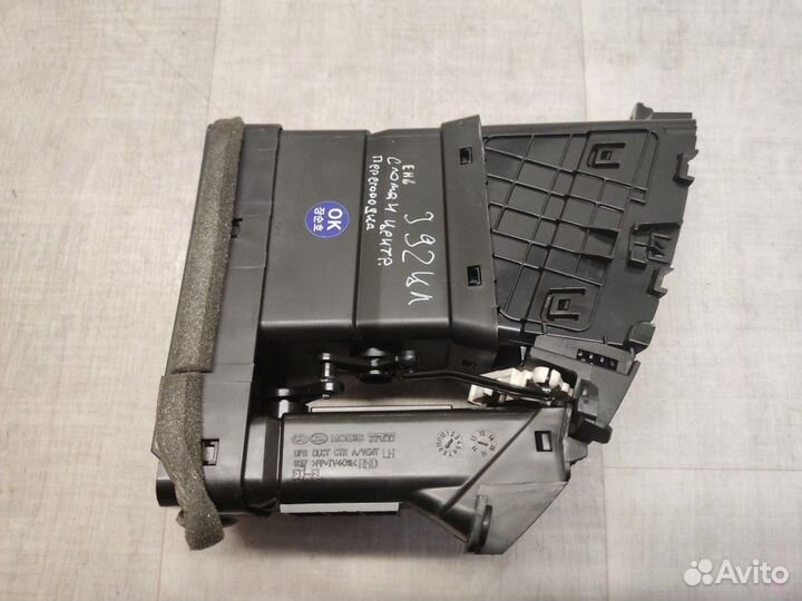 Дефлектор воздушный левый Kia Ceed ED 1.6 G4FC