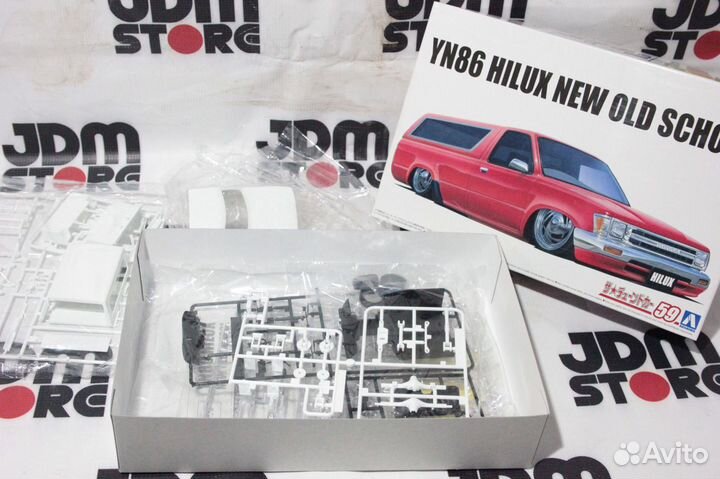 Сборная модель Toyota HiLux '95 New Old School