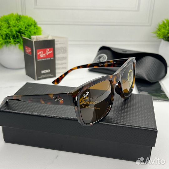 Солнцезащитные очки Ray Ban новинка