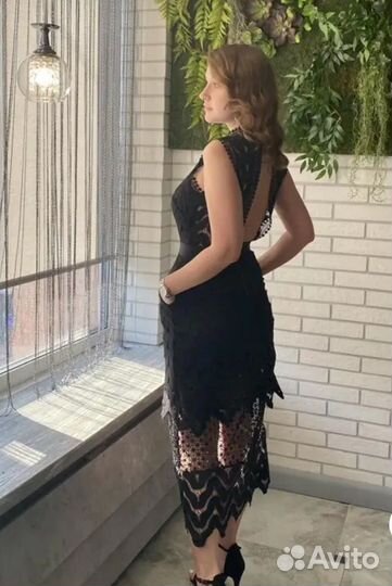 Шикарное платье с кружевом 44 46
