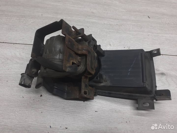 Фара противотуманная левая Mitsubishi Lancer 9