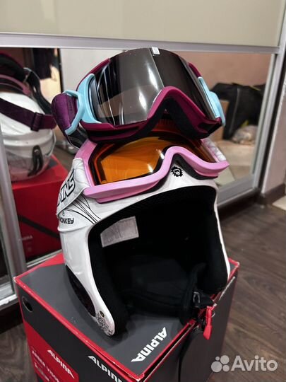 Шлем горнолыжный женский