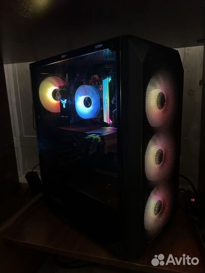 Игровой компьютер с монитором