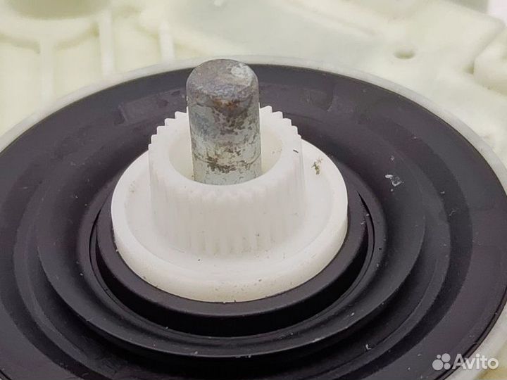 Моторчик стеклоподъемника передний левый