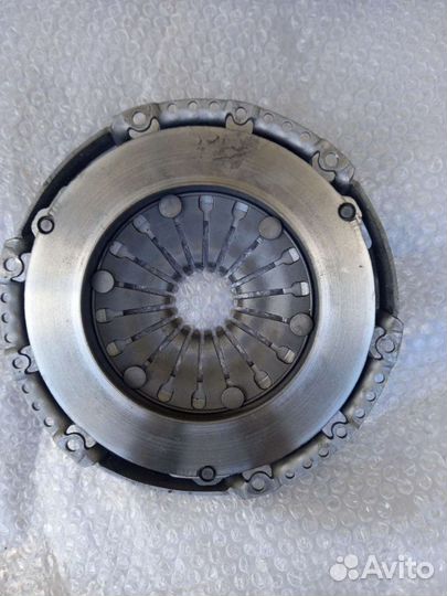 Корзина сцепления VW Polo седан,Miles GE 09016