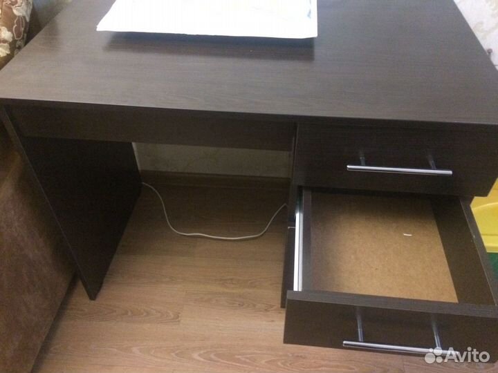 Стол письменный