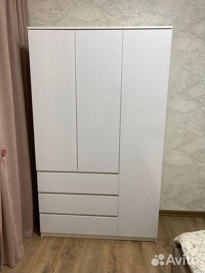 Шкаф 3хстворчатый Челси (1.2 м)
