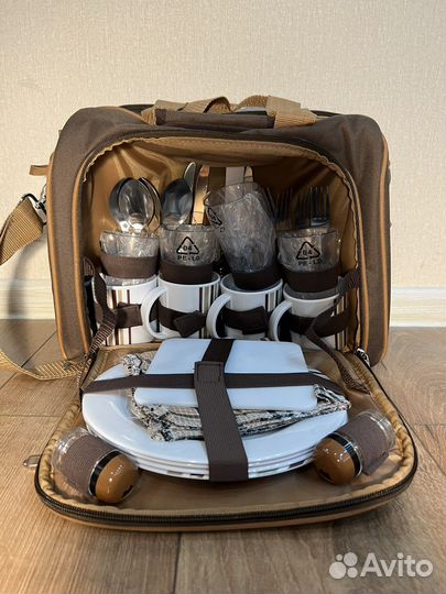 Набор для пикника новый на 4 персоны Green Glade