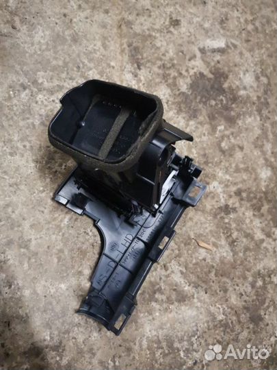 Воздуховод левый Toyota Corolla 150 1ZR-FE 2008