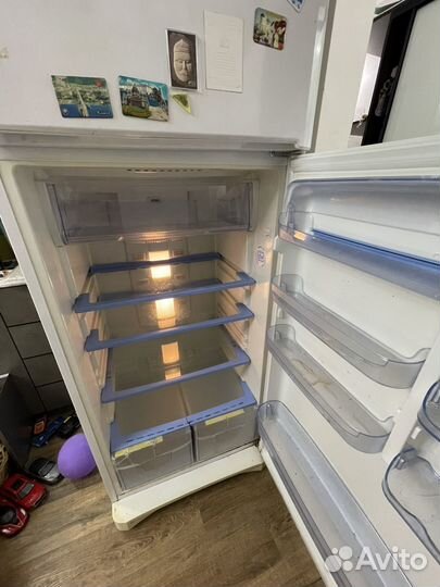 Продам холодильник indesit No Frost