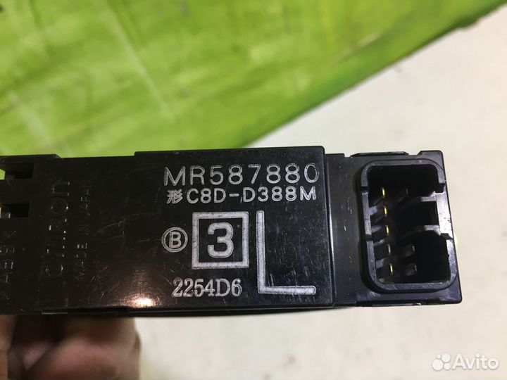 Кнопка стеклоподъемника Mitsubishi Lancer 9