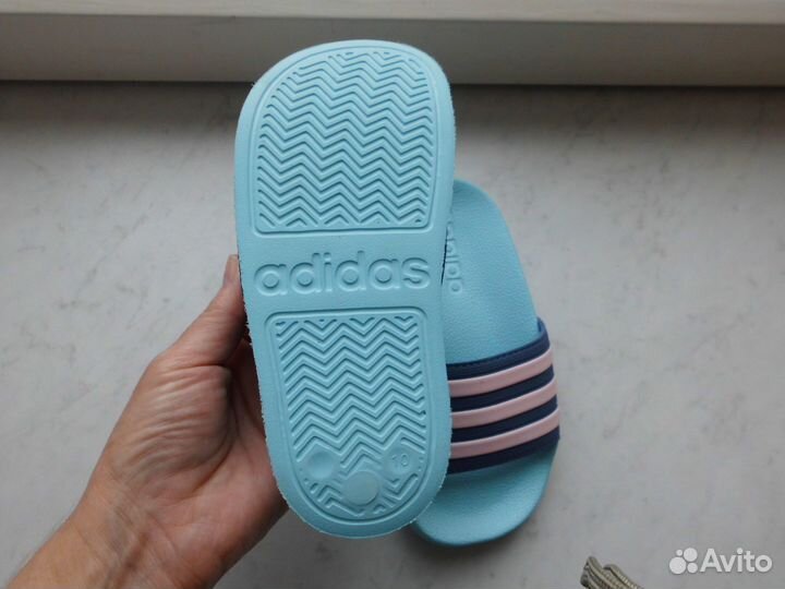 Сланцы новые adidas оригинал