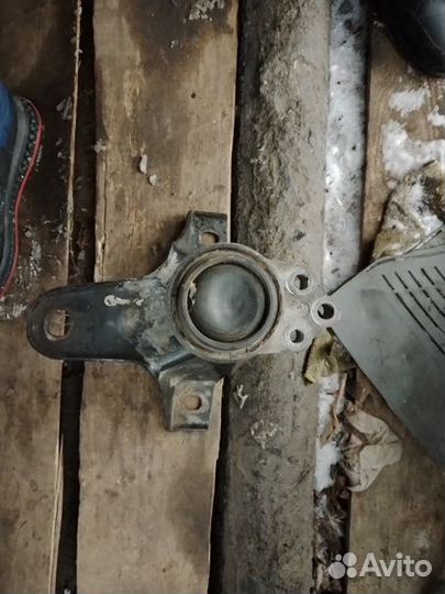 Подушка двигателя фокус