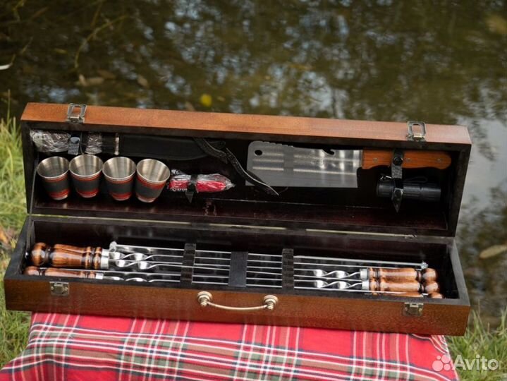 Шашлычный набор в подарочном кейсе средний