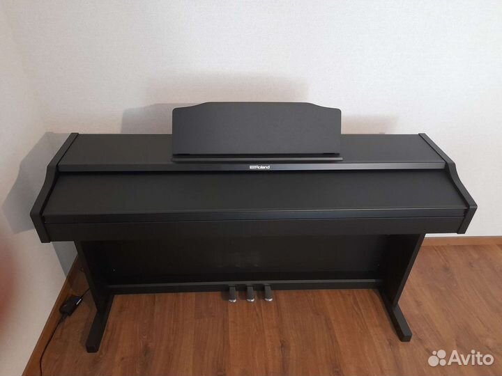 Цифровое пианино roland RP102