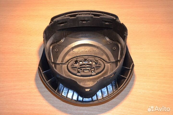 Крышка подушки безопасности Киа Соул 2