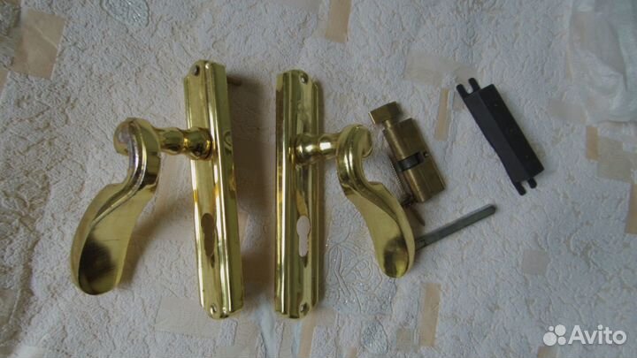 Ручки дверные разные. Колёсики Мебельные