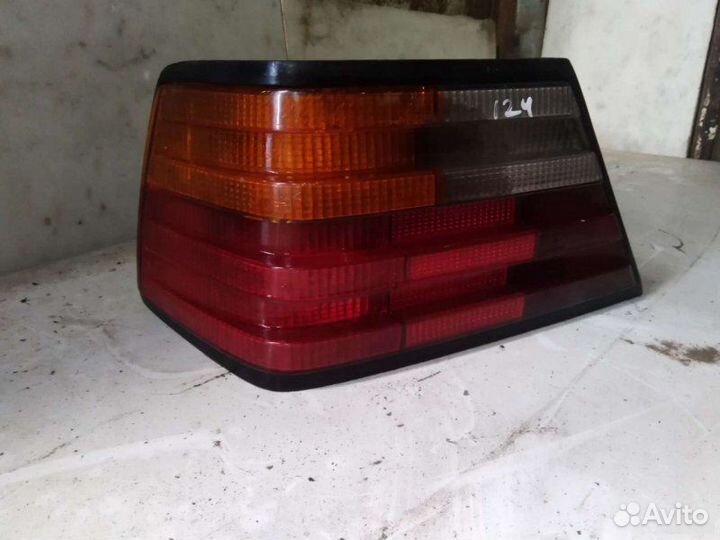 Фонарь Mercedes-Benz E-Class W124