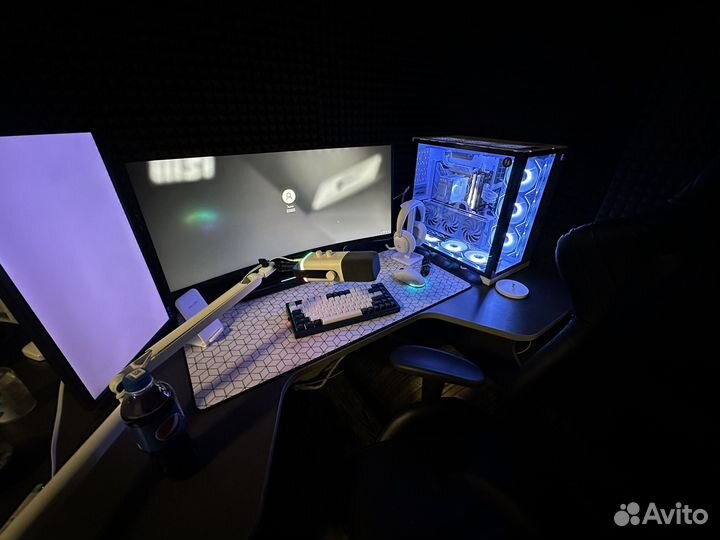 Игровой компьютер с монитором