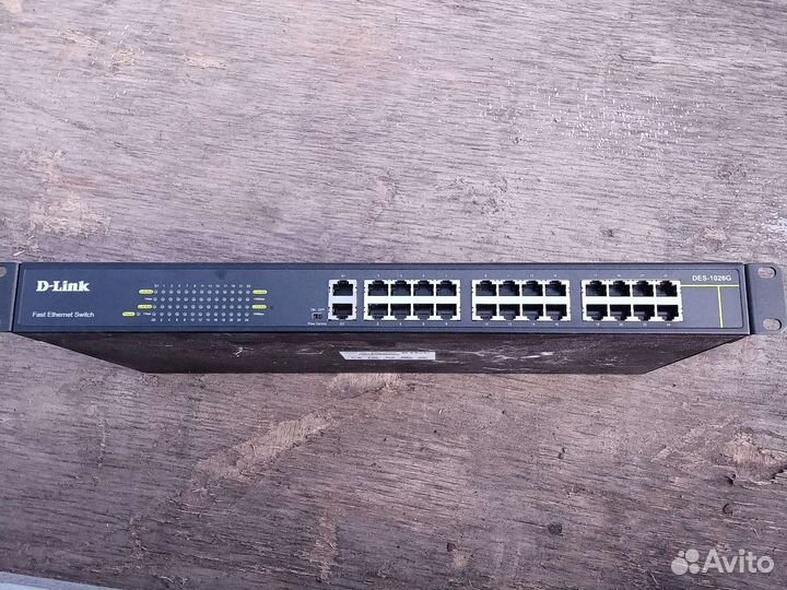 Коммутатор 24 портовый DES -1026g