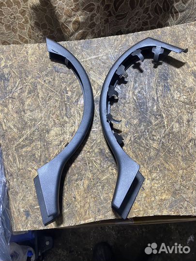 Обшивка петли багажника mercedes benz w202