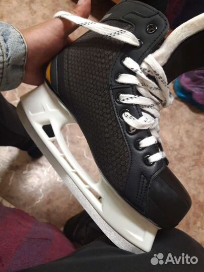 Хоккейные коньки bauer 42 размер