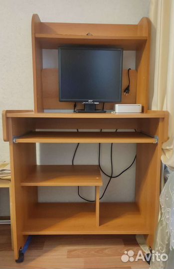 Компьютерный стол