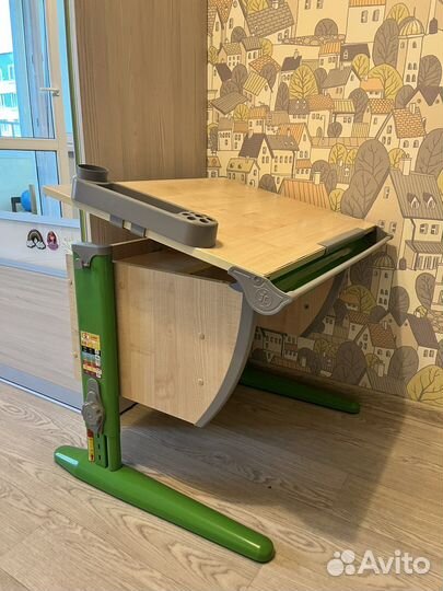 Растущая парта Дэми