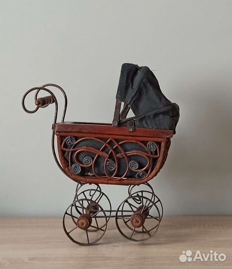 Коляска старинная для кукол.Германия