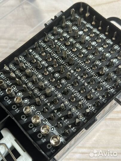 Набор новый отвертки и приспособления