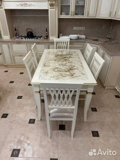 Стол и Стулья