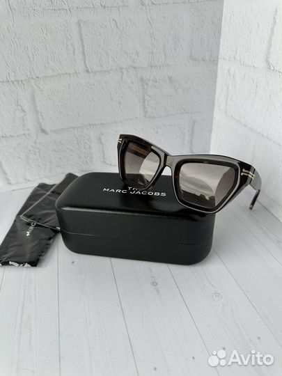Солнцезащитные очки Marc Jacobs. Оригинал