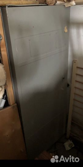 Шкаф металлический 2 шт.б/у и сейф СССР