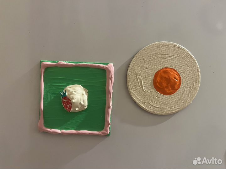 Магниты на холодильник на холсте