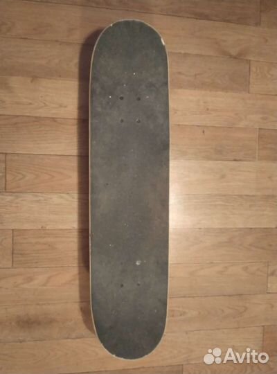 Скейтборд и защитная амуниция