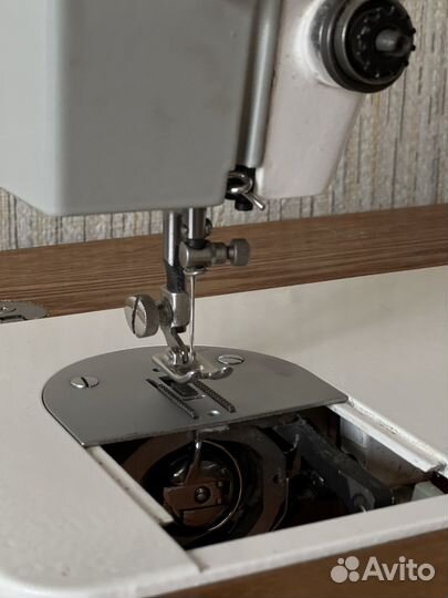 Швейная машинка чайка 143 ножная
