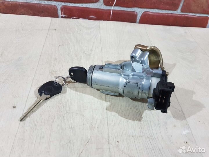 Замок зажигания Geely mk 2011