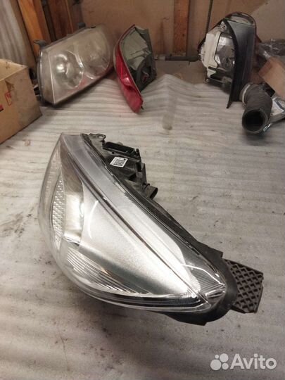 Фара левая Ford Focus 3 рест 18г